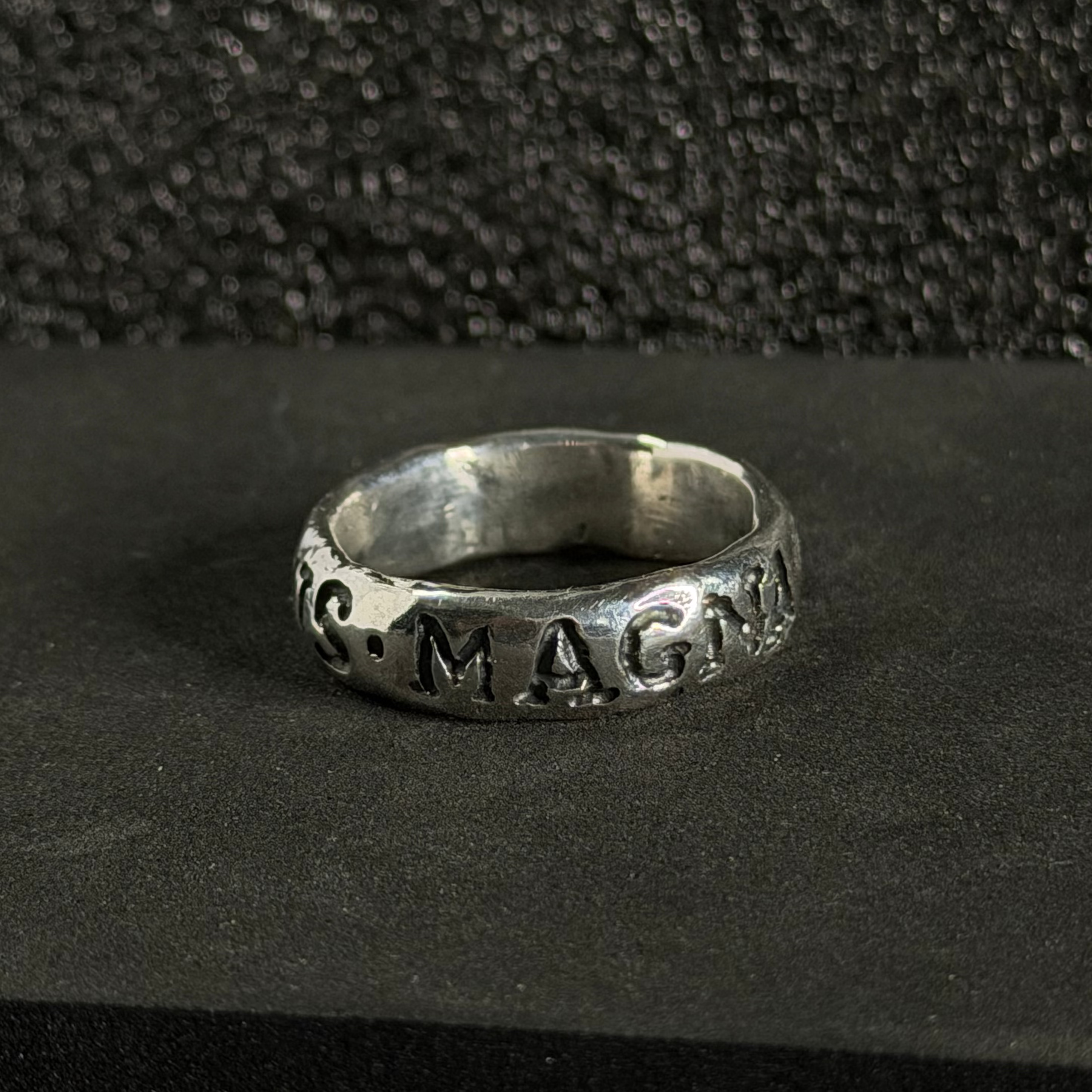 Sic Parvis Magna